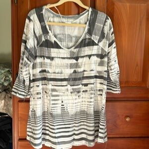 White/grey v neck top